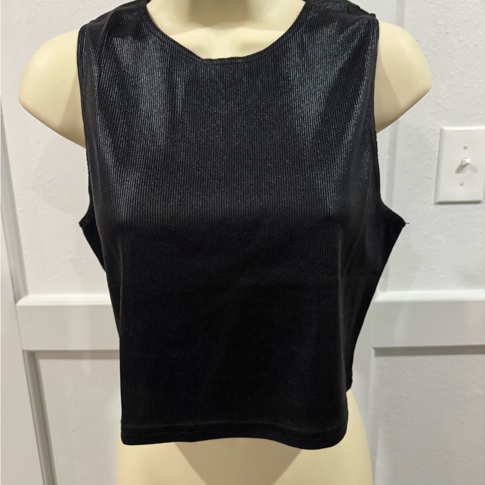 NWT Women's Sleeveless Metallic Black Top Size Small‎